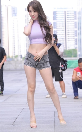 牛仔热裤美女3A8259[5.34G]