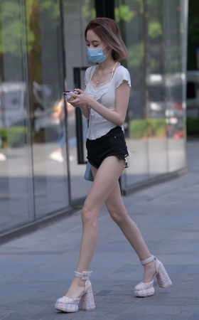 搭讪黑色热裤小妹 [23P]