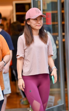 玫瑰红紧身裤 [23P]