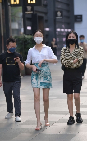 街拍苗条高挑大长腿御姐！ [24P]