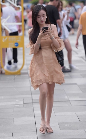 连衣裙美女 [12P]