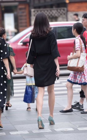 墨镜美女 [12P]