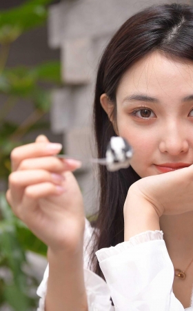 白裙美女 [38P]