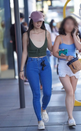 圆润的紧牛 [22P]