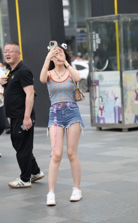清新热裤女生
