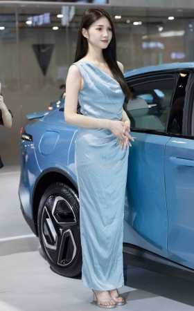 L1269-37P苏州车展-深蓝展台的几个车模小姐姐圆圆子等 10P