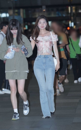 紧牛美眉 身材真好 [17P]