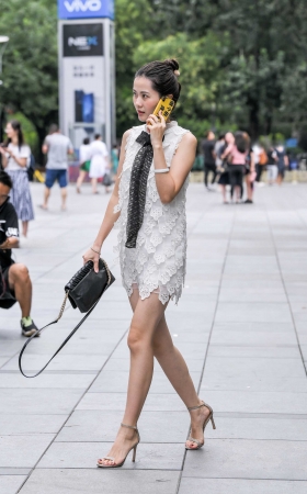 白裙高跟鞋美女 [12P]