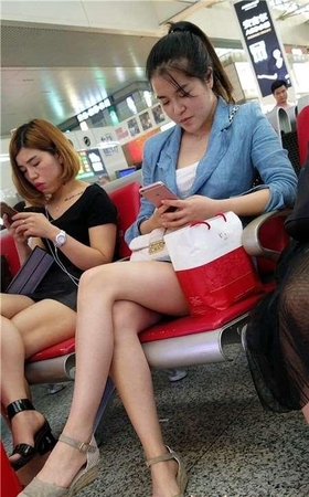 4k-极品美腿高挑街拍美女姐姐