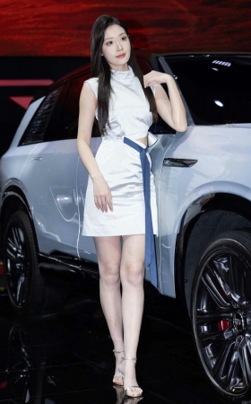 LB014-48P 成都车展之凯迪拉克的美腿车模 6P