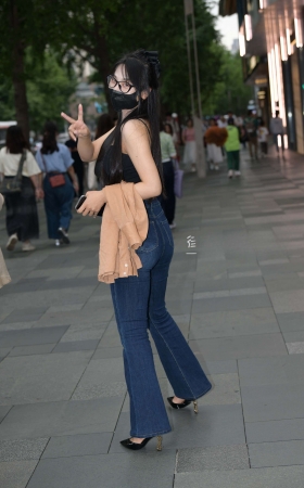街拍大长腿，牛仔裤高跟美女 [21P]