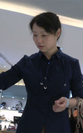 街拍成熟的女人性感的丝袜
