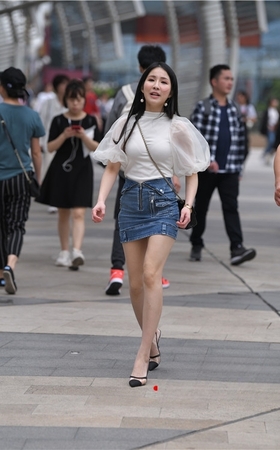 牛仔裙美女(43P)