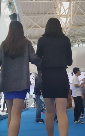 黑色连体包臀裙美模