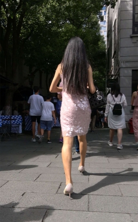 高贵气质吊带裙极品美女