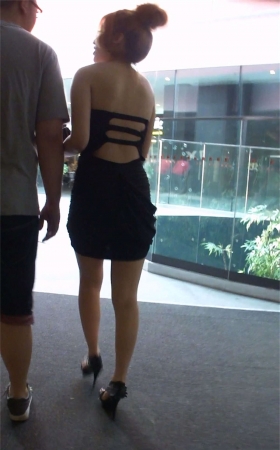 露背装美女