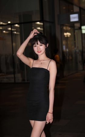 极品甜美可爱小姐姐 [23P]