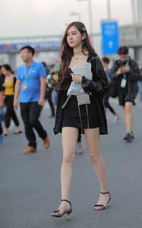 时尚美女 [16P]