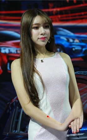 广东国际展美女如云七(1200P)