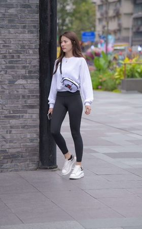 J84黑色紧牛