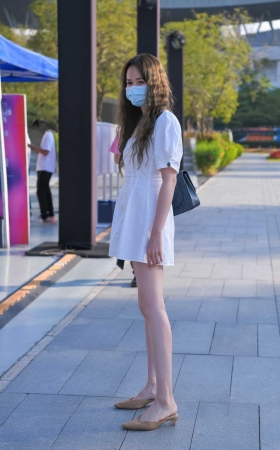 白裙凉拖美腿 [18P]