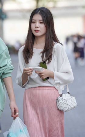 长裙美眉 [17P]