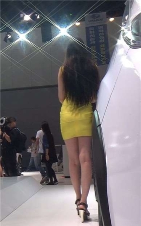 极品美女车模诱人犯罪的身材