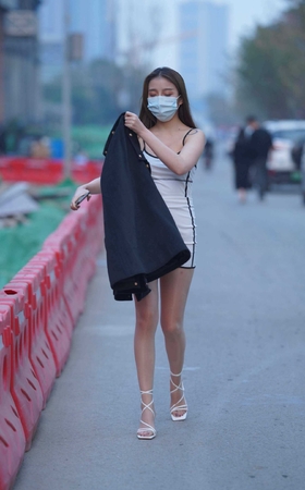 牛男街拍●好养眼的白裙美眉 【套图+视频】 [10P]