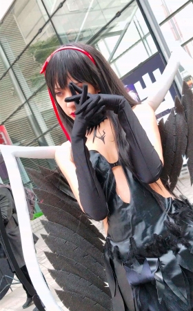 玩cosplay的二次元少女