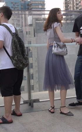 两位美女美足特写