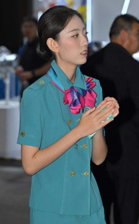 26917-18-70√26CATA-清纯可人-在民航巡馆呢 13P