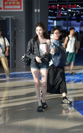 甜美靓丽少女