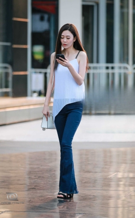 亭亭玉立的气质美女 [21P]