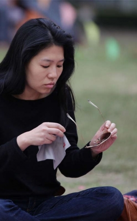 No404 苦等身姿和脚型都很修长的美女醒来