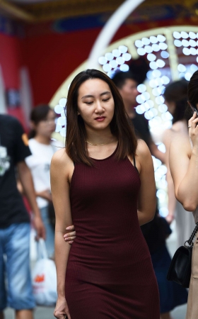 衫托身段的红裙 [23P]