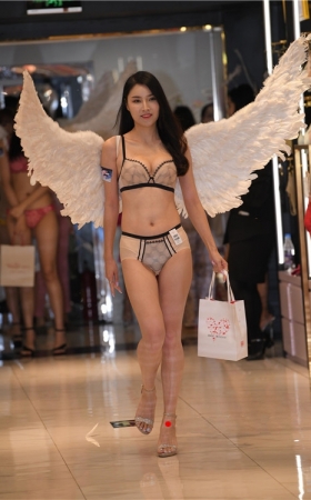 内衣模特美女走秀(123P)