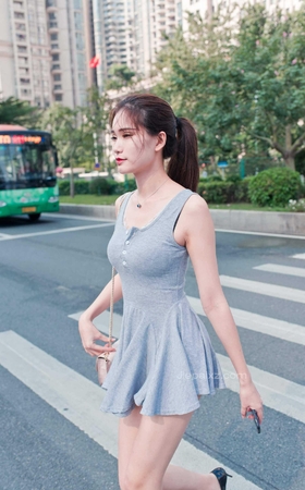 御风街拍★极品美腿肉丝女孩遭遇的故事【套图+视频】 [10P]