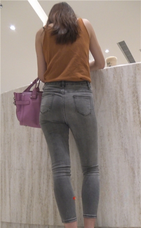 紧牛翘屯妹子