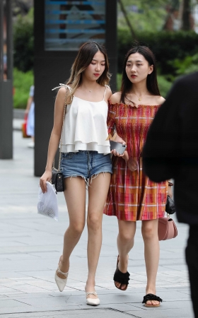 靓丽女孩 一双大美腿 [19P]