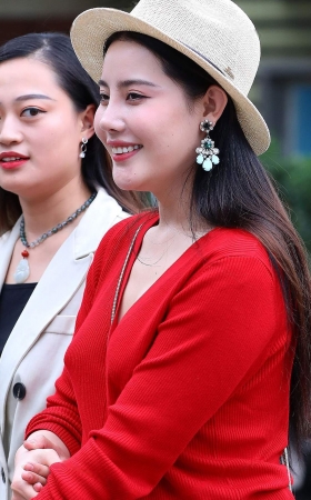 就喜欢这种带点肉感的女人 [25P]