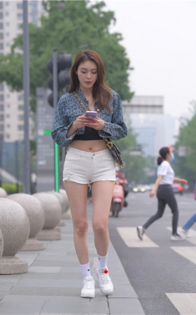 白色热裤美女(1007P)