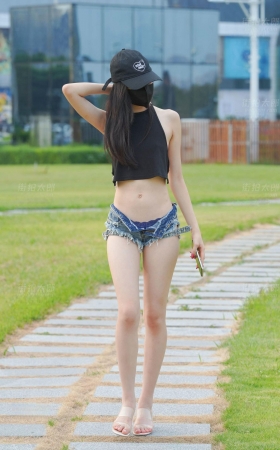 行走的荷尔蒙 照片716p