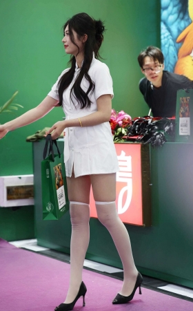 20250318白丝小护士 [18P]