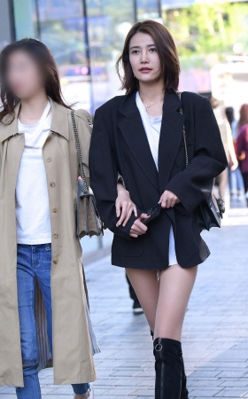 短发超紧小热裤 [17P]