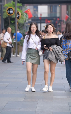 甜美可爱de肉丝美眉