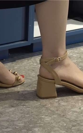 4K – 3款凉高跟美足尽收眼底 [1.74 GB/avi]