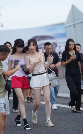 眉清目秀中透着古灵精怪 [23P]