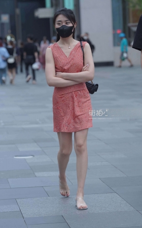 街拍小鸟依人花裙子女友~ [22P]