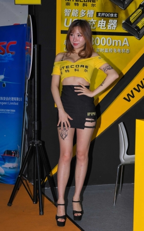 性感的黄衣包臀裙模特 [16P]