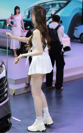 清纯可爱的网红美女 10P